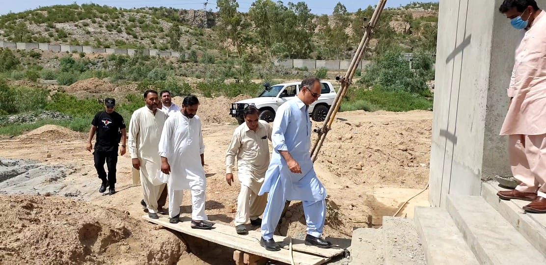 وفاقی وزیربرائے اقتصادی امورجناب عمرایوب خان نے 60 کروڑ روپے کی خطیر لاگت زیر تعمیر خانپور 132kva گریڈ اسٹیشن کا دورہ