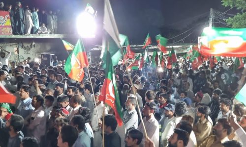 سابق وزیراعظم عمران خان کے ساتھ اظہار یکجہتی کے حوالے سے تحصیل خانپور میں نکالی گئی احتجاجی ریلی سے خطاب
